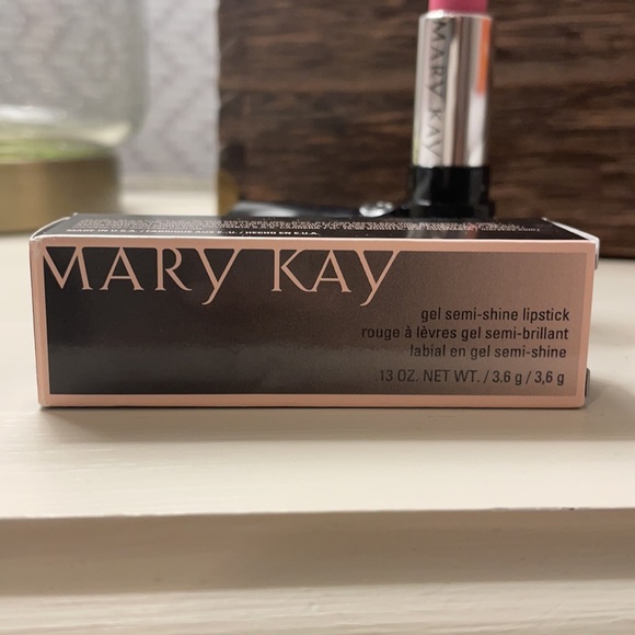 Mary Kay gel semi-shine lipstick - Picture 2 of 4